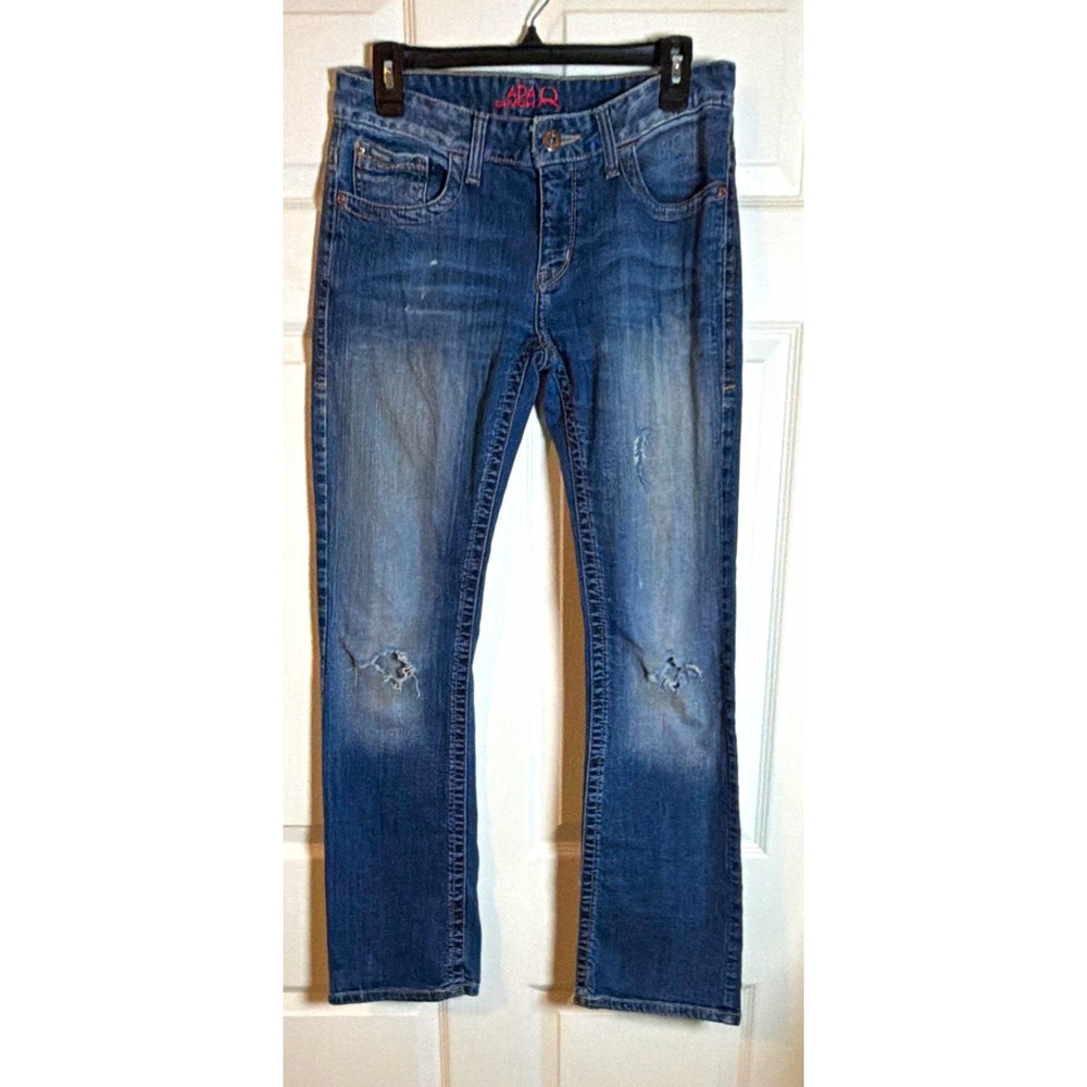 Cinch Women's Size 28 Medium Wash Relaxed Distressed Stretch Straight Jeans